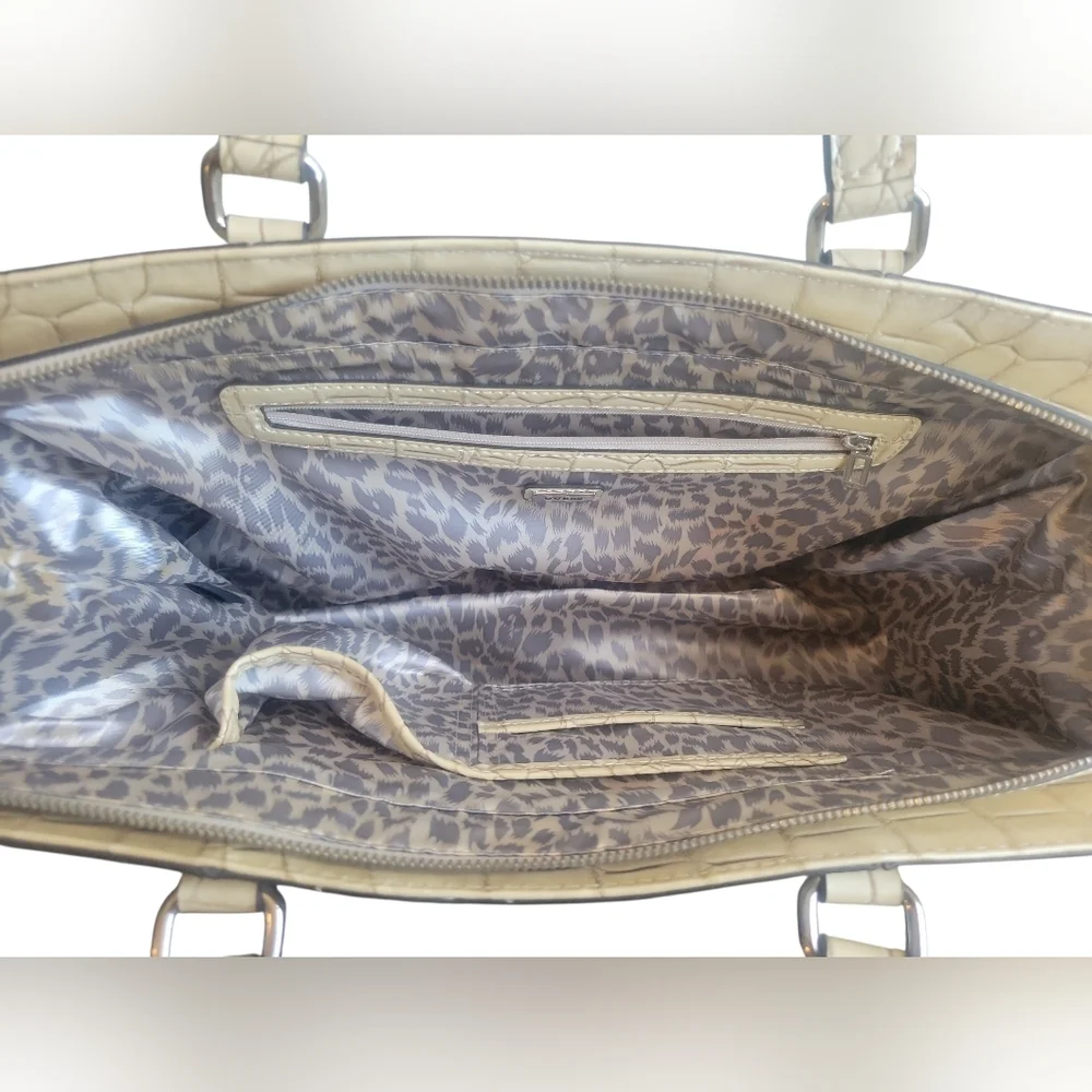 Guess Gray and Tan Shoulder Bag - Picture 3 of 13